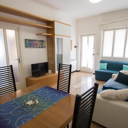 Bilocale con giardino terrazzato comodo al mare Varazze Esterno foto