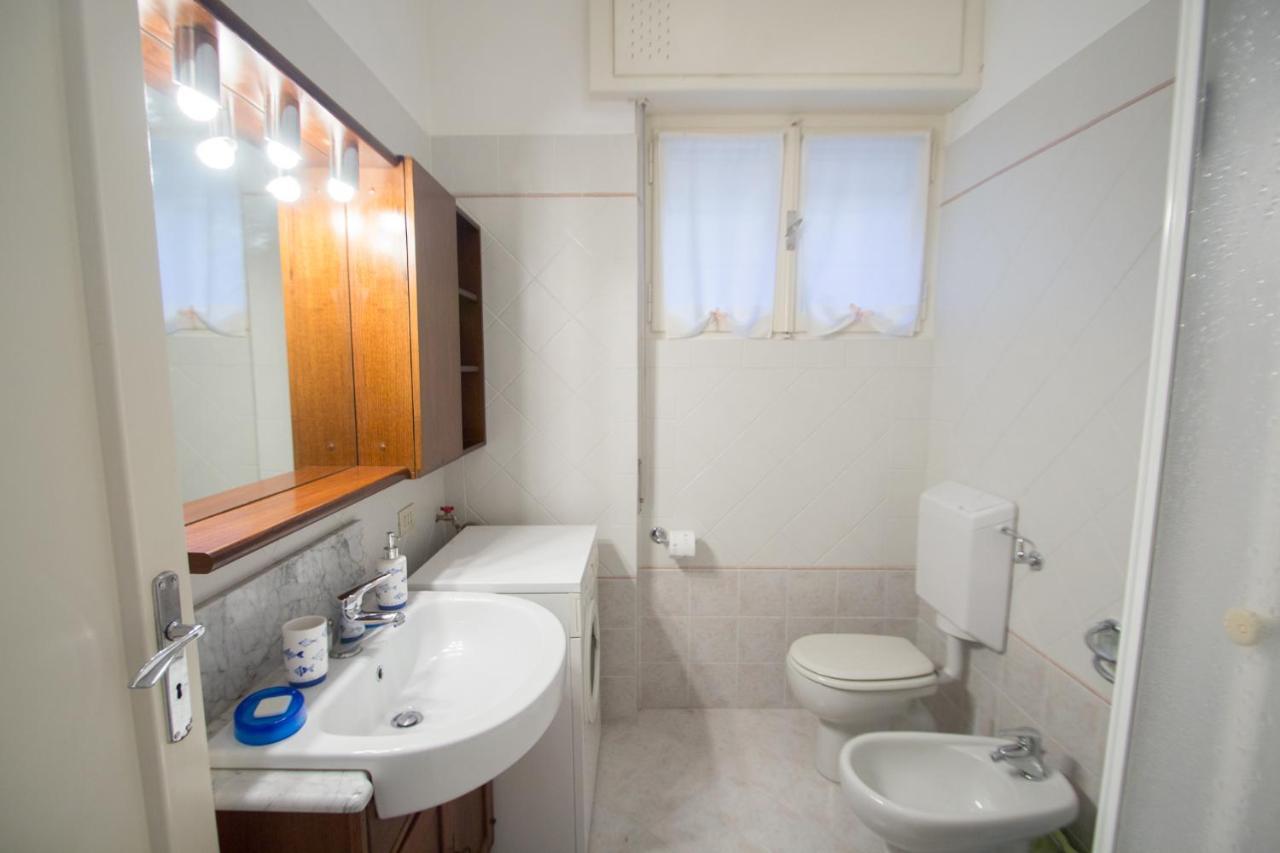 Bilocale con giardino terrazzato comodo al mare Varazze Esterno foto