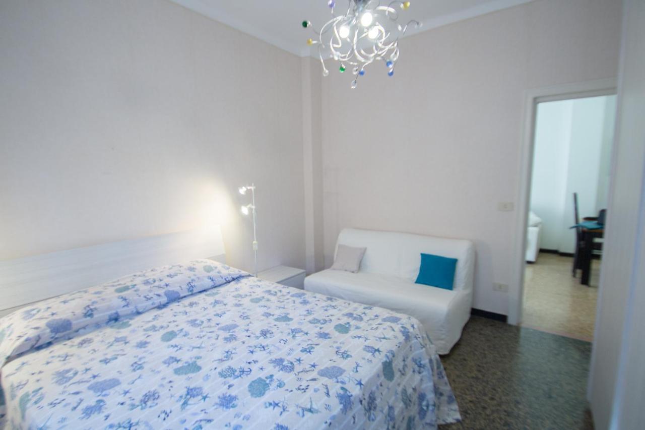 Bilocale con giardino terrazzato comodo al mare Varazze Esterno foto